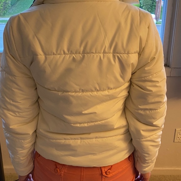 Champion women’s cream puffer jacket new - Picture 5 of 5